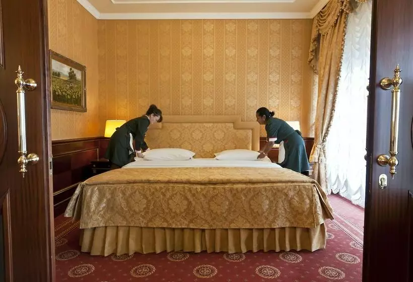 スイート, Grand Hotel Bristol