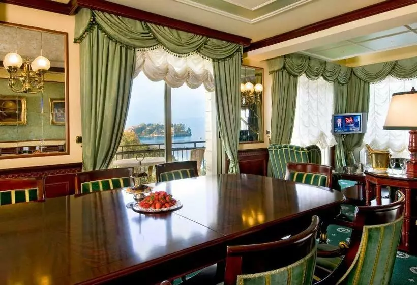 シニアスイート, Grand Hotel Bristol
