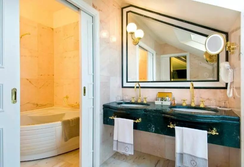 シニアスイート, Grand Hotel Bristol