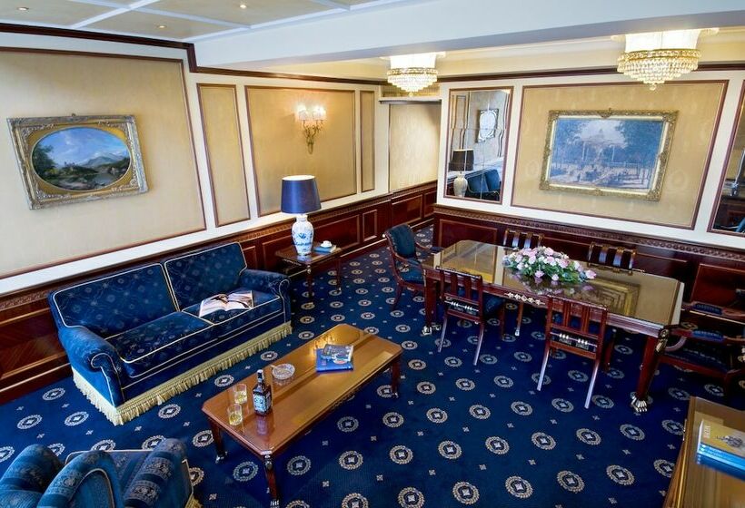 Люкс Сеньор, Grand Hotel Bristol