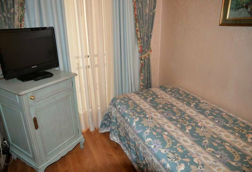 이코노미 싱글 룸, Grand Hotel Bristol