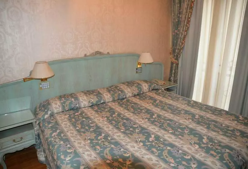 エコノミールーム, Grand Hotel Bristol