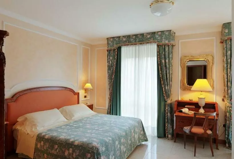 エコノミールーム, Grand Hotel Bristol