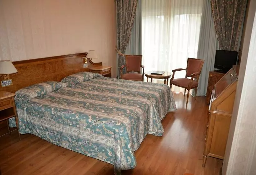 エコノミールーム, Grand Hotel Bristol