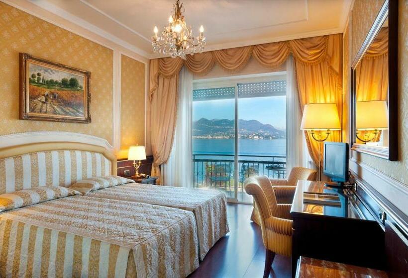 디럭스 룸 호수 전망, Grand Hotel Bristol