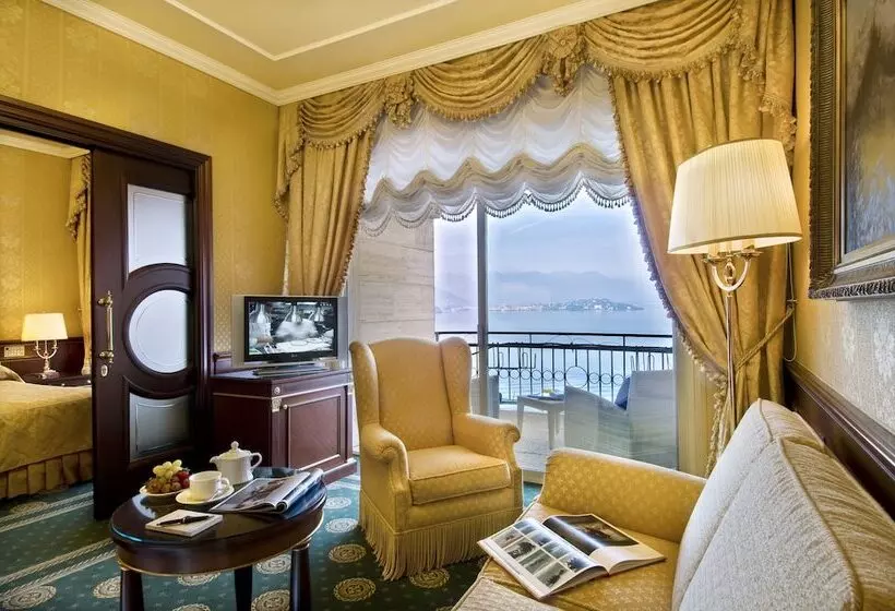 Suite with lake view, Grand Hotel Bristol