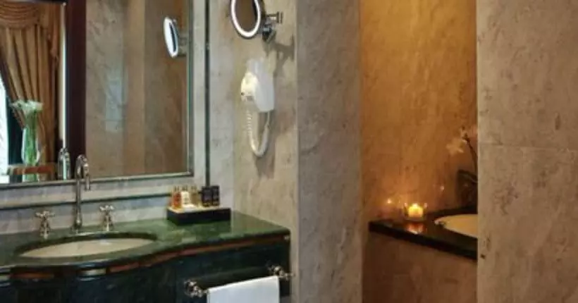 Suite with lake view, Grand Hotel Bristol