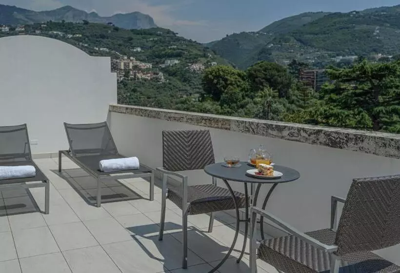 Superior Room with Terrace, Grand Hotel Moon Valley