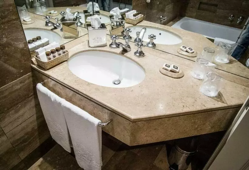 اتاق سوپریور یک تخته, Grand Hotel Sitea