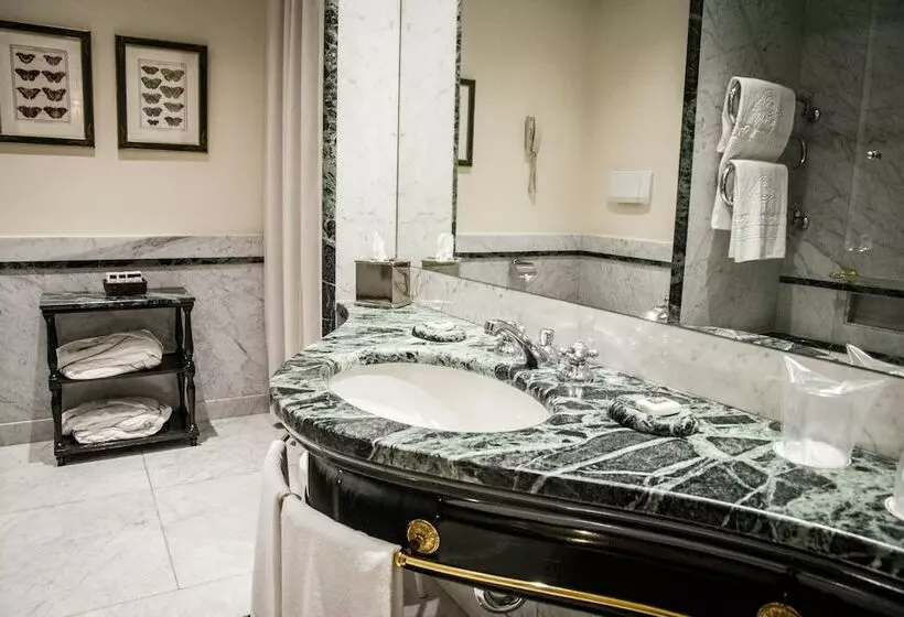 سوییت جونیور, Grand Hotel Sitea