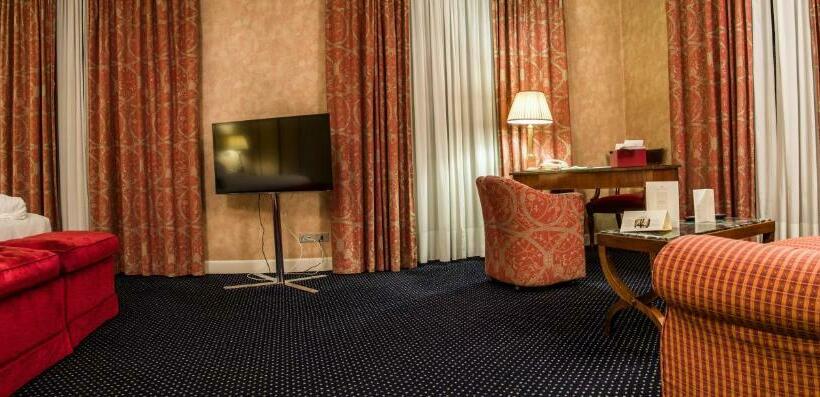 غرفة قياسية ثلاثية, Grand Hotel Sitea