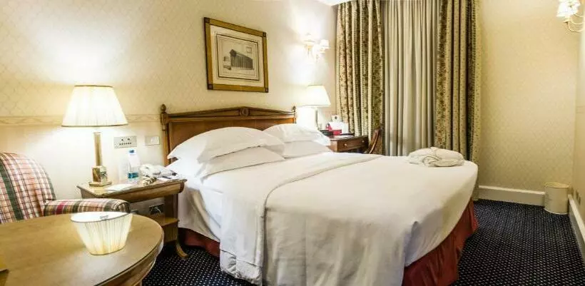 اتاق اکونومی, Grand Hotel Sitea