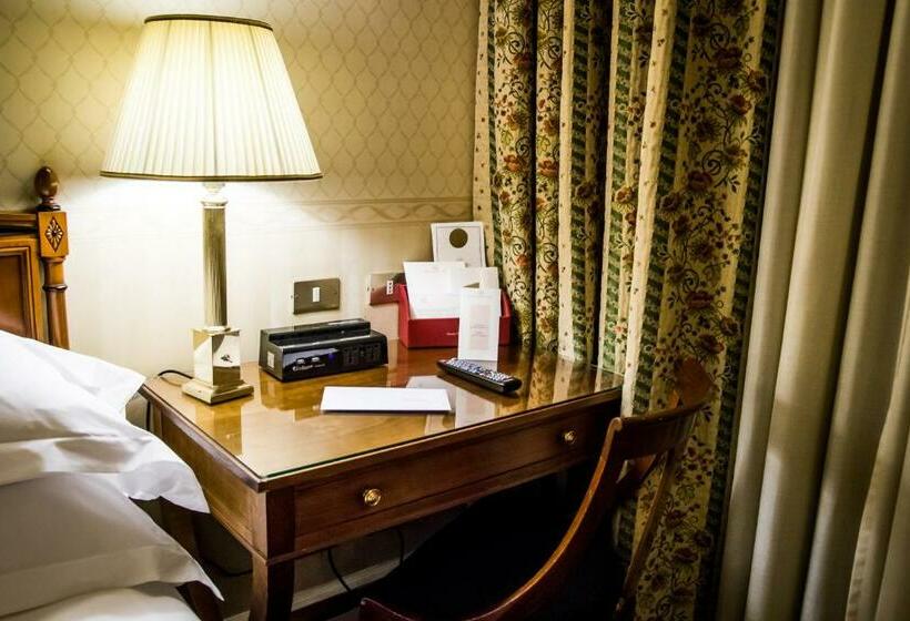 غرفة إقتصادية, Grand Hotel Sitea