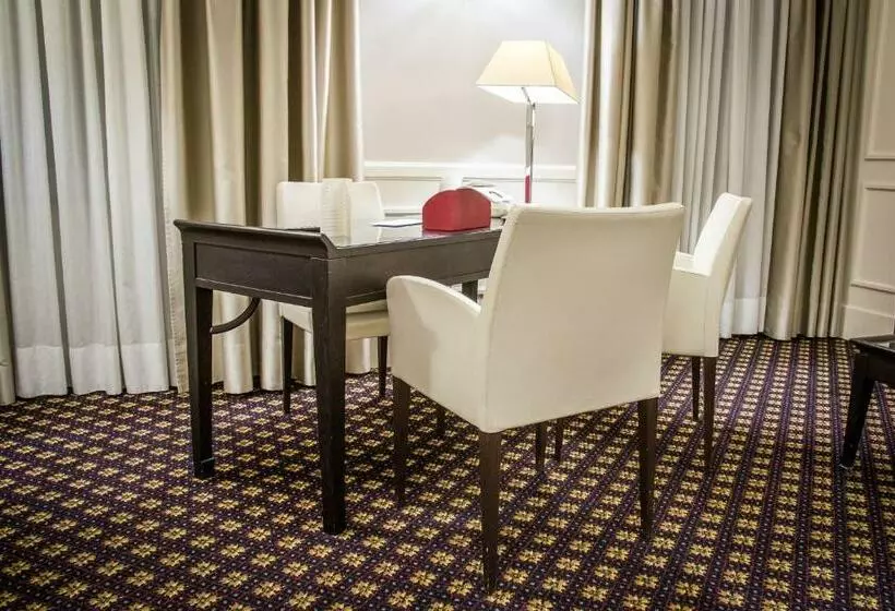 سوییت, Grand Hotel Sitea