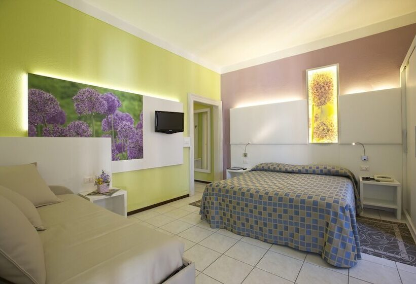 Dört Kişilik Standart Oda, Albergo Pesce D Oro