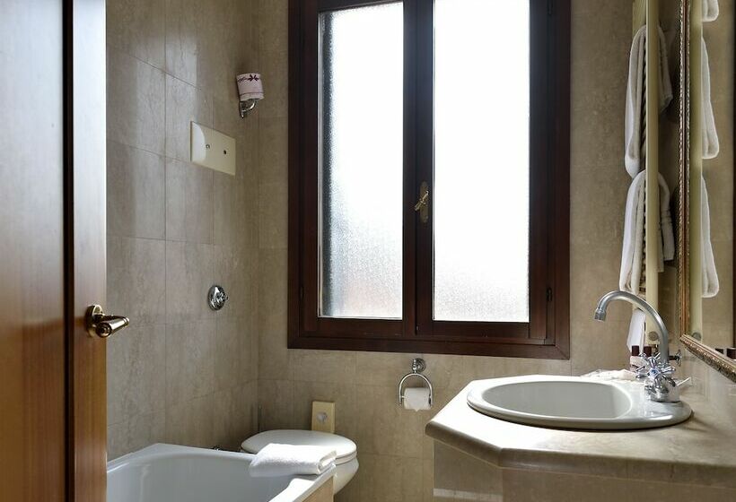 اتاق کلاسیک, Amadeus