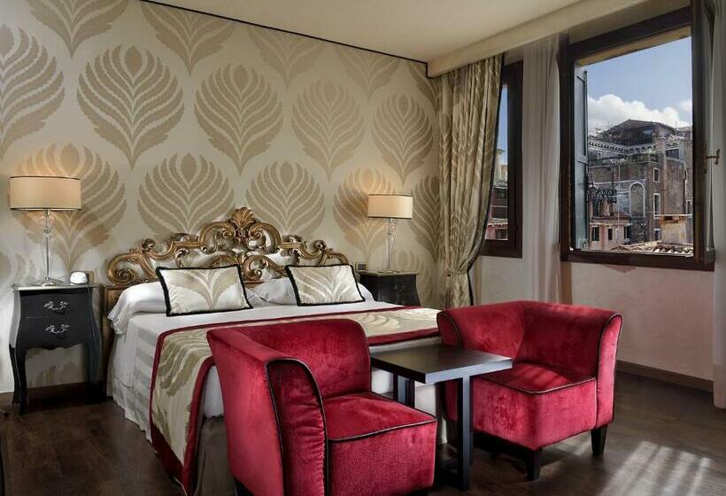 اتاق سوپریور, Amadeus