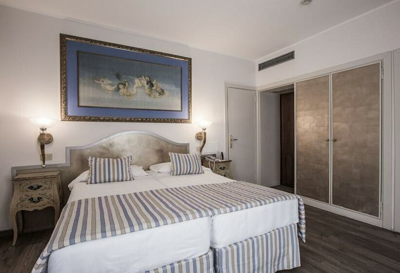 اتاق سوپریور, Amadeus