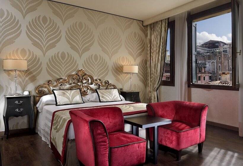 اتاق سوپریور, Amadeus