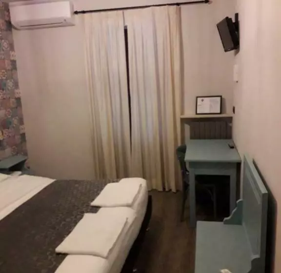 Standard Yhden Hengen Huone, & Apartments Perpoin