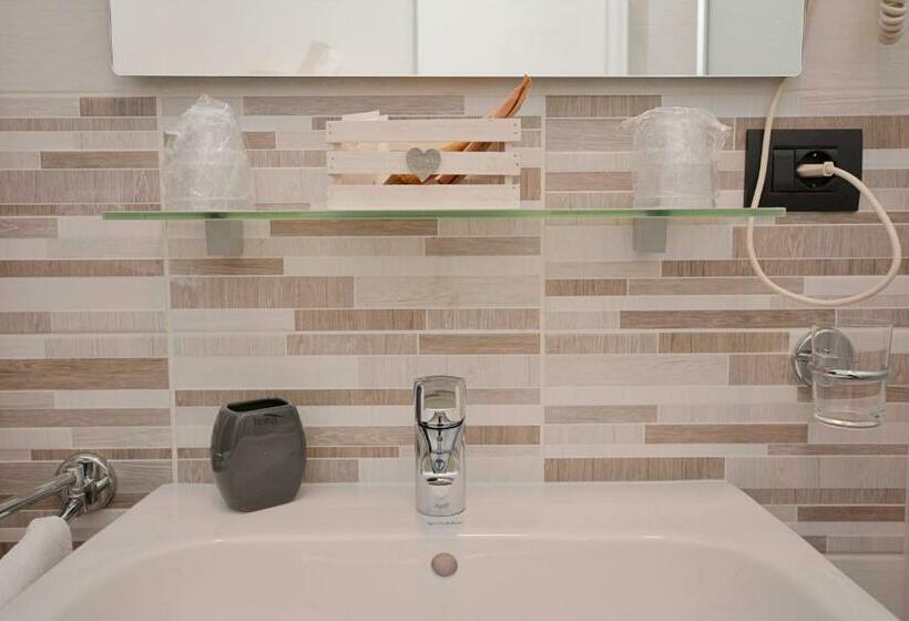 스탠다드 싱글 룸, & Apartments  Perpoin