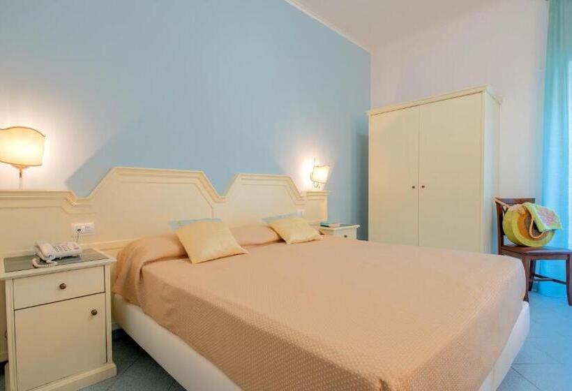 Номер Стандарт с Балконом, Ascot Sorrento