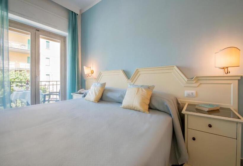 Habitación Estándar con Balcón, Ascot Sorrento