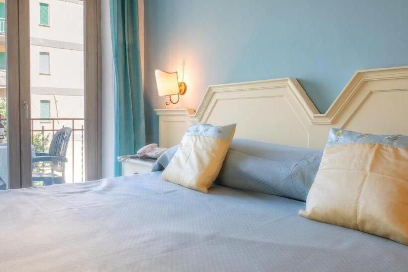 バルコニー付きスタンダードルーム, Ascot Sorrento