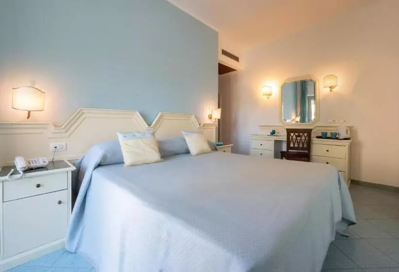 اتاق اکونومی, Ascot Sorrento