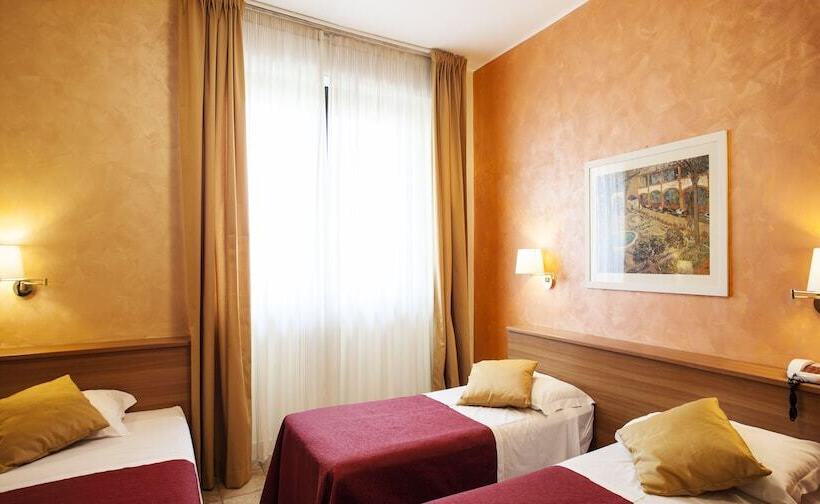 اتاق استاندارد سه نفره, Astor