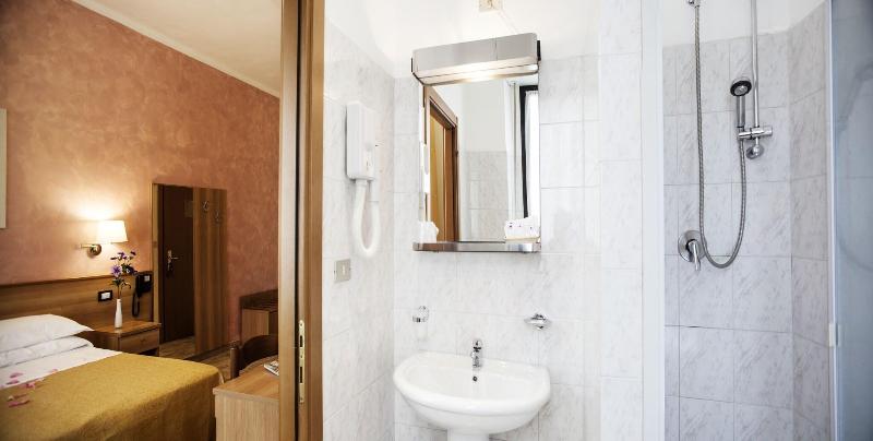 اتاق استاندارد, Astor