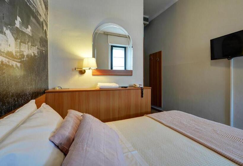 اتاق اکونومی, Astor