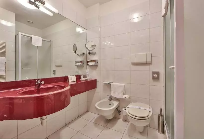 اتاق کلاسیک سه تخته, Best Western Plus Hotel Genova