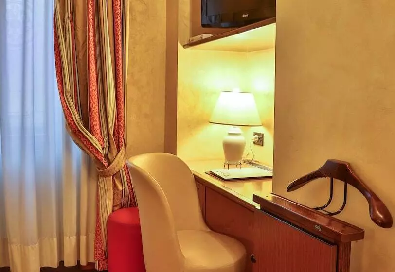 اتاق کلاسیک سه تخته, Best Western Plus Hotel Genova