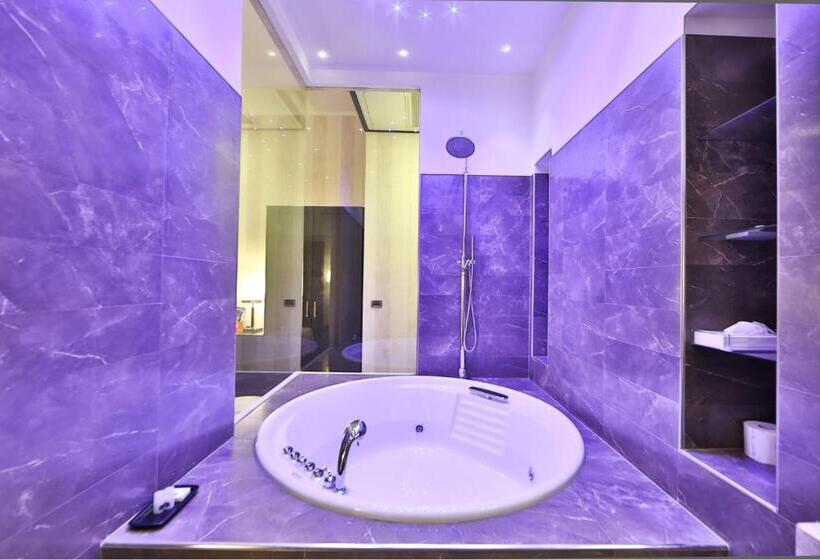 جناح جونيور, Best Western Plus Hotel Genova