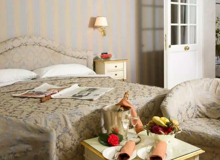 اتاق استاندارد اینتریور, Carlton on The Grand Canal