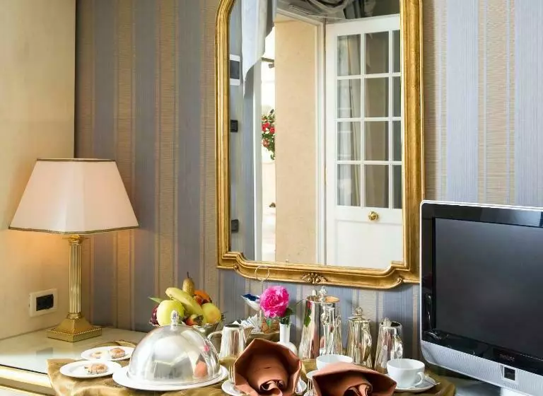 اتاق استاندارد اینتریور, Carlton on The Grand Canal