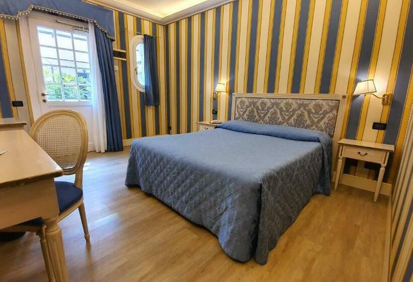 Standard Interior Room, Carlton on The Grand Canal