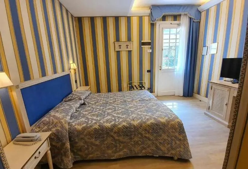 اتاق استاندارد اینتریور, Carlton on The Grand Canal