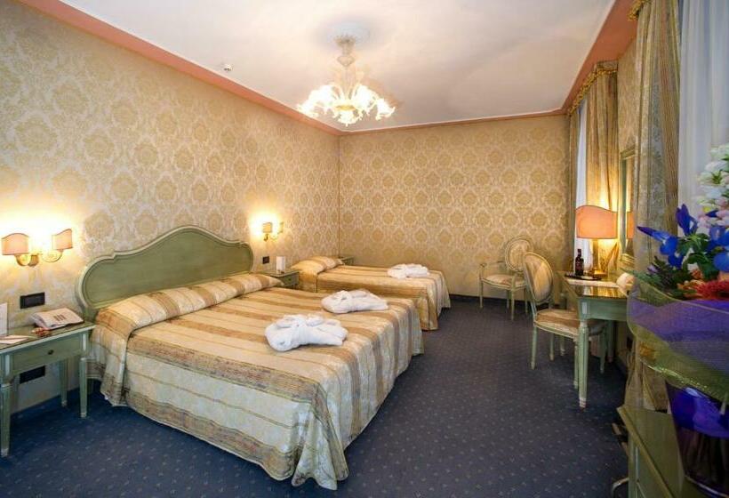 Triple Classic Room, Carlton on The Grand Canal
