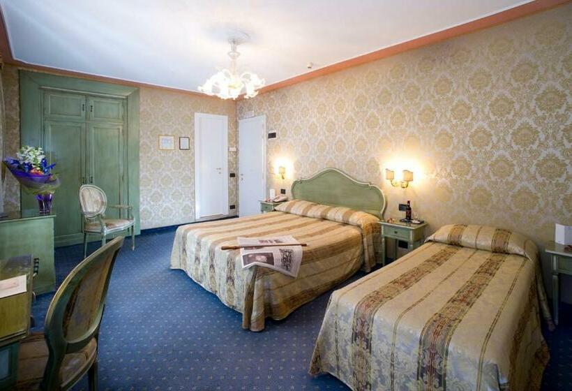 غرفة كلاسيكية ثلاثية, Carlton on The Grand Canal