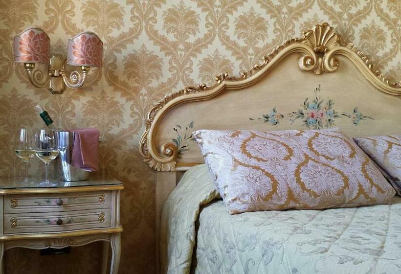 Superior Room with Views, Carlton on The Grand Canal