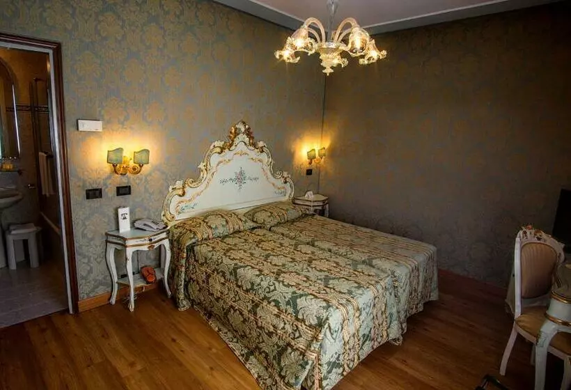 اتاق استاندارد, Carlton on The Grand Canal