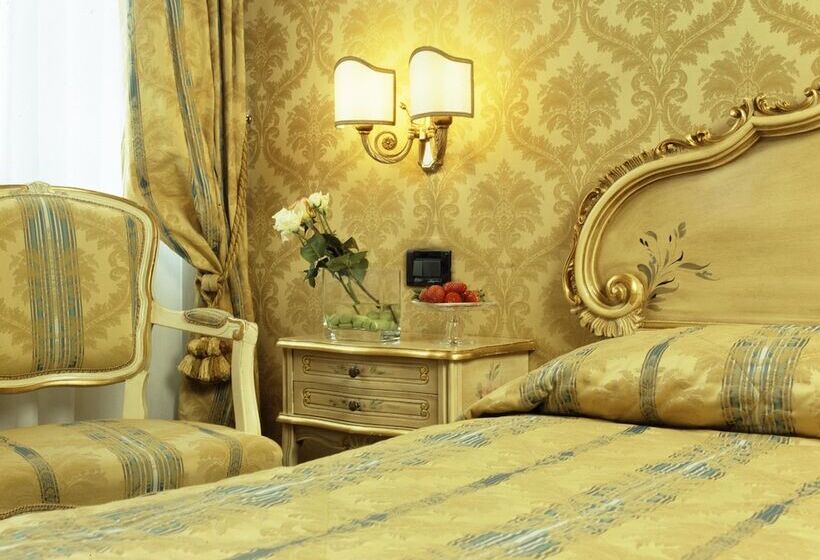 Superior Room, Carlton on The Grand Canal