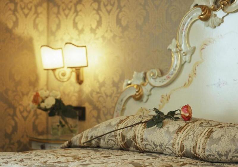 Superior Room, Carlton on The Grand Canal