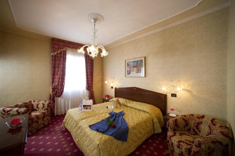 غرفة كلاسيكية, Carlton on The Grand Canal