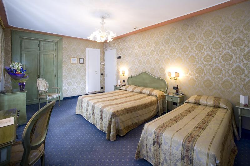 Triple Classic Room, Carlton on The Grand Canal