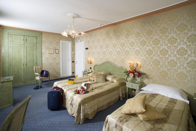 Triple Classic Room, Carlton on The Grand Canal