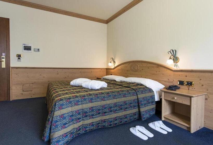 غرفة قياسية مزوَّدة بشُرفة, Colfosco