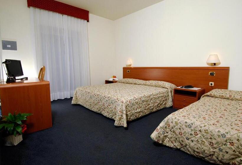 Quarto Estandar com Sacada, Colfosco